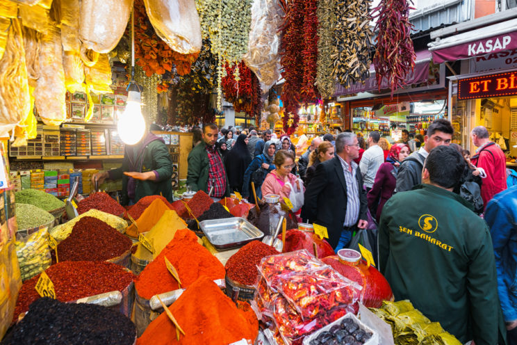 10_Things_To_Avoid_-_6Istanbul_bazaar