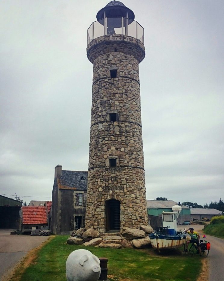 landlocked lighthouse near Plouvorn